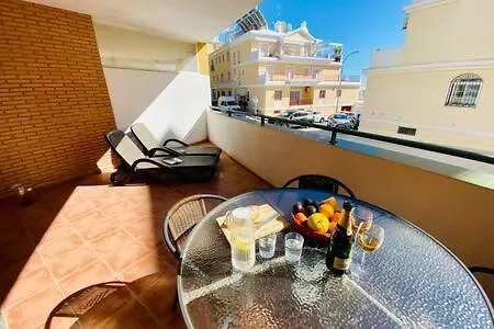 Precioso apartamento con parking en la playa de Burriana Nerja