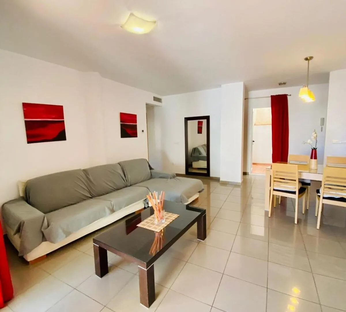 Precioso apartamento con parking en la playa de Burriana Nerja