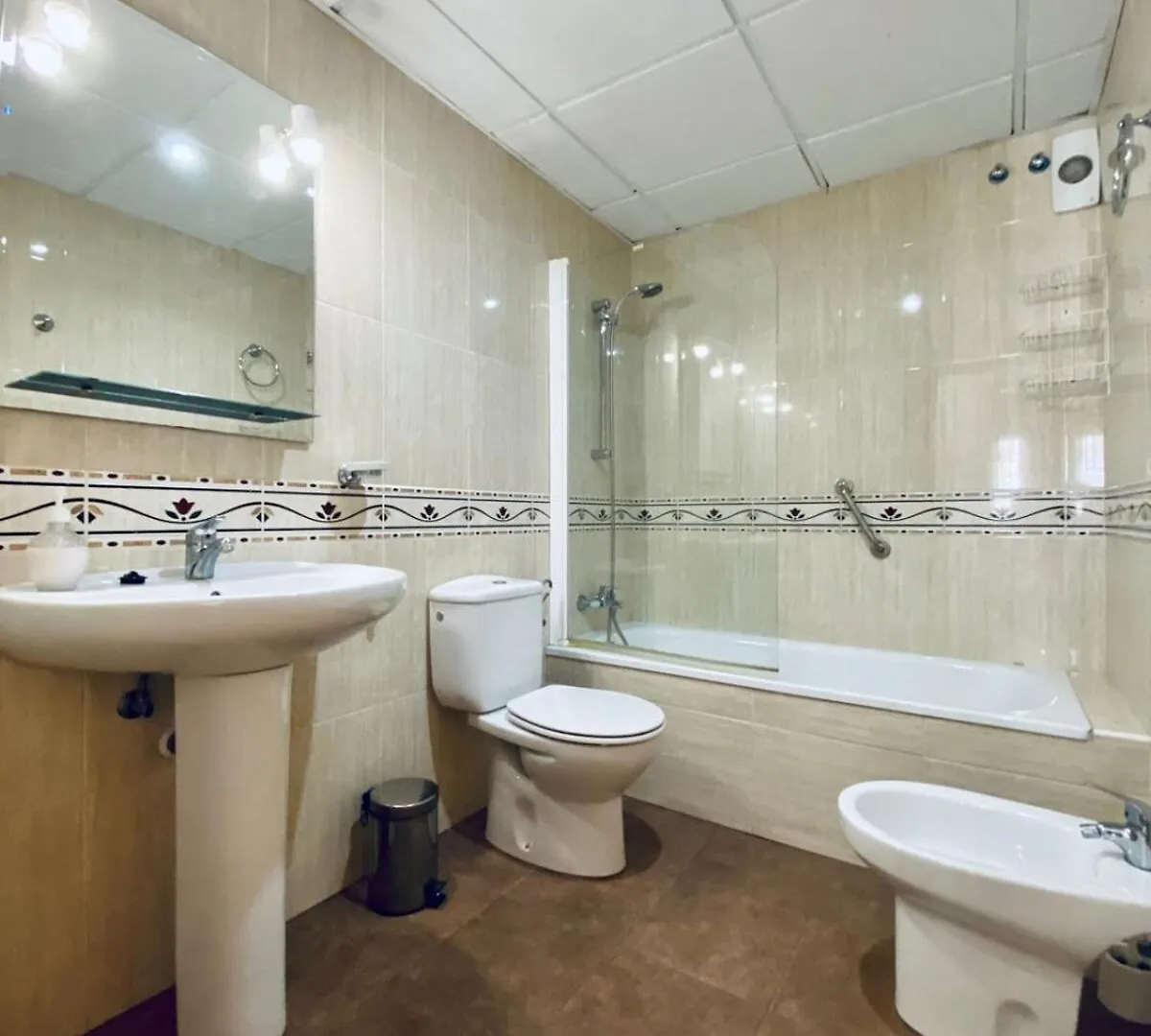 Precioso apartamento con parking en la playa de Burriana Nerja