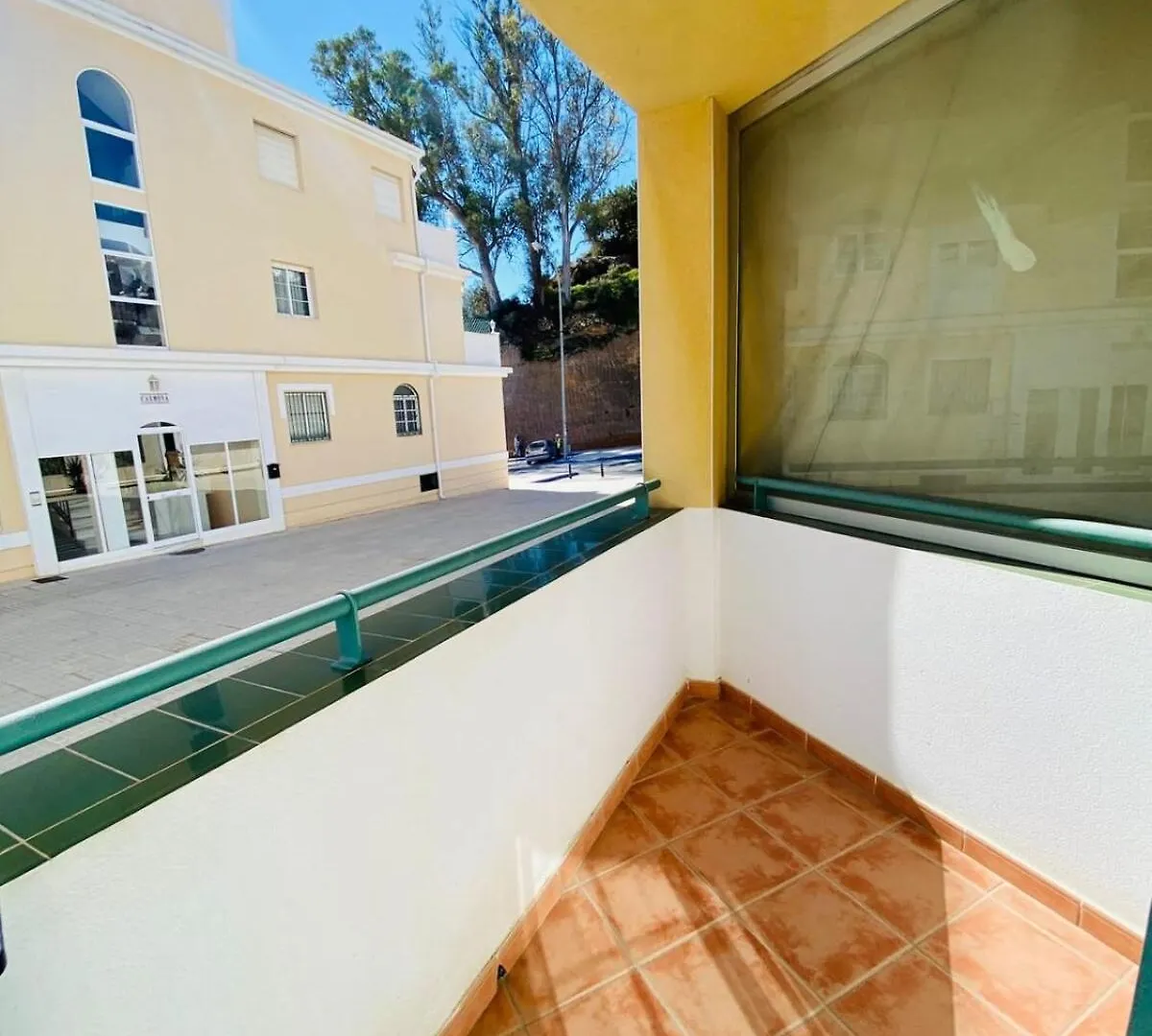 Precioso apartamento con parking en la playa de Burriana Nerja
